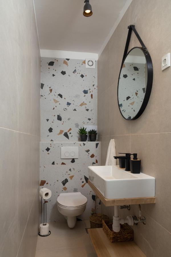 Sun And Sea Deluxe Apartments สปลิท ภายนอก รูปภาพ