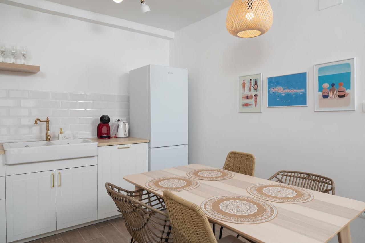 Sun And Sea Deluxe Apartments สปลิท ภายนอก รูปภาพ