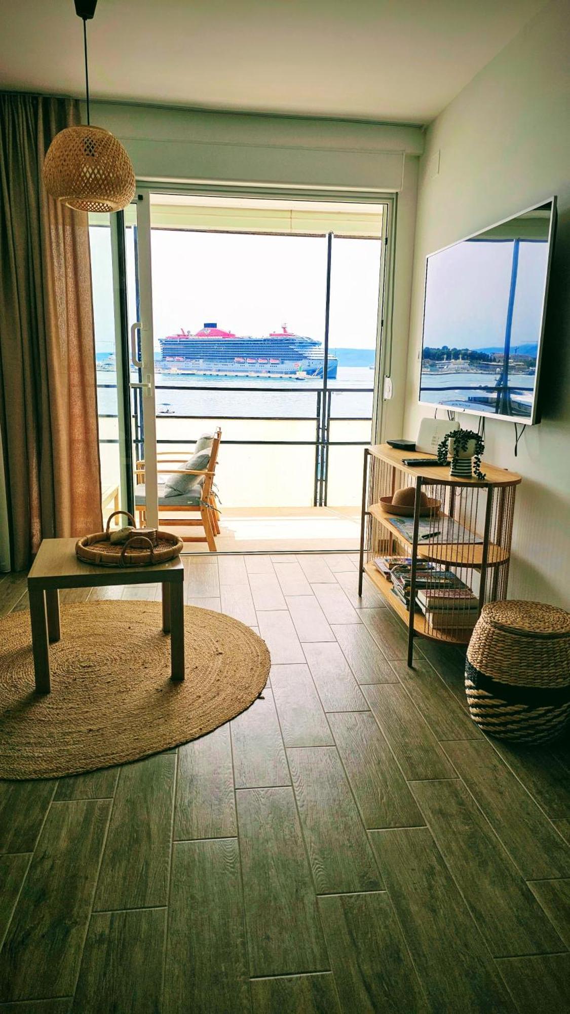 Sun And Sea Deluxe Apartments สปลิท ภายนอก รูปภาพ